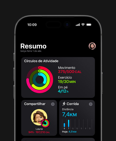 iPhone 17, tela Resumo do app Fitness, círculos de Atividade, métricas de Movimento, Exercício e Ficar em Pé, compartilhamento de atividades com a turma, estatísticas semanais de Corrida