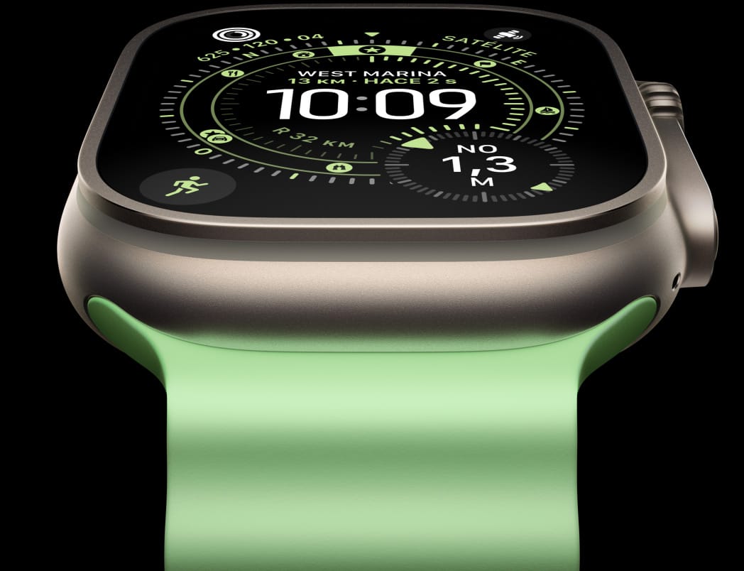 Apple Watch Ultra 3, caja de titanio, color natural, brújula de la esfera Orientación, correa Ocean, color verde neón