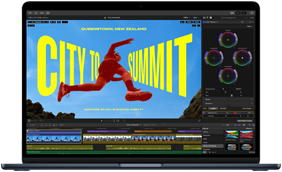 Daļēji redzams MacBook Air ekrāns ar video apstrādi, lai demonstrētu M5 čipa iespējas