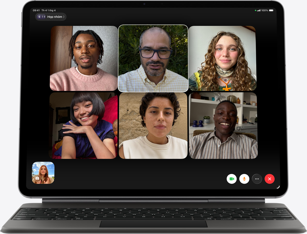 iPad Air, vỏ ngoài mặt trước, Magic Keyboard, màu đen, cuộc gọi FaceTime trên màn hình, hiển thị nhiều người tham gia